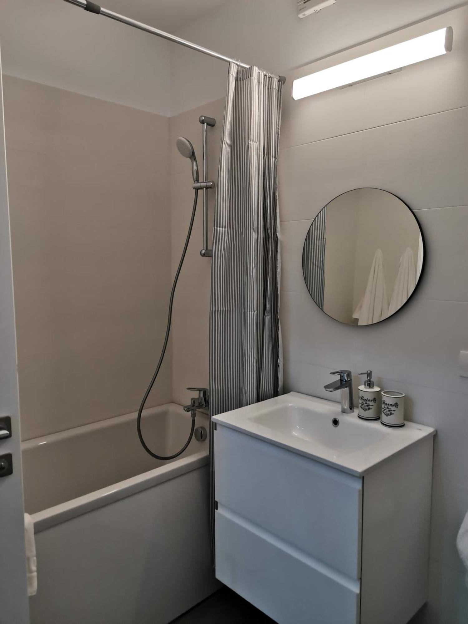 City Center Accommodation - 108 雷希察 外观 照片