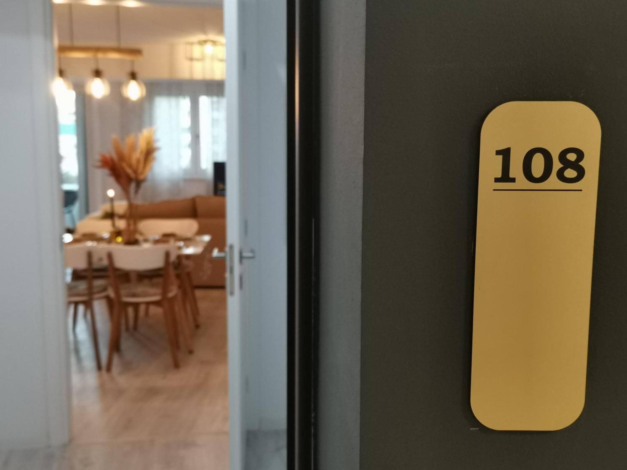 City Center Accommodation - 108 雷希察 外观 照片